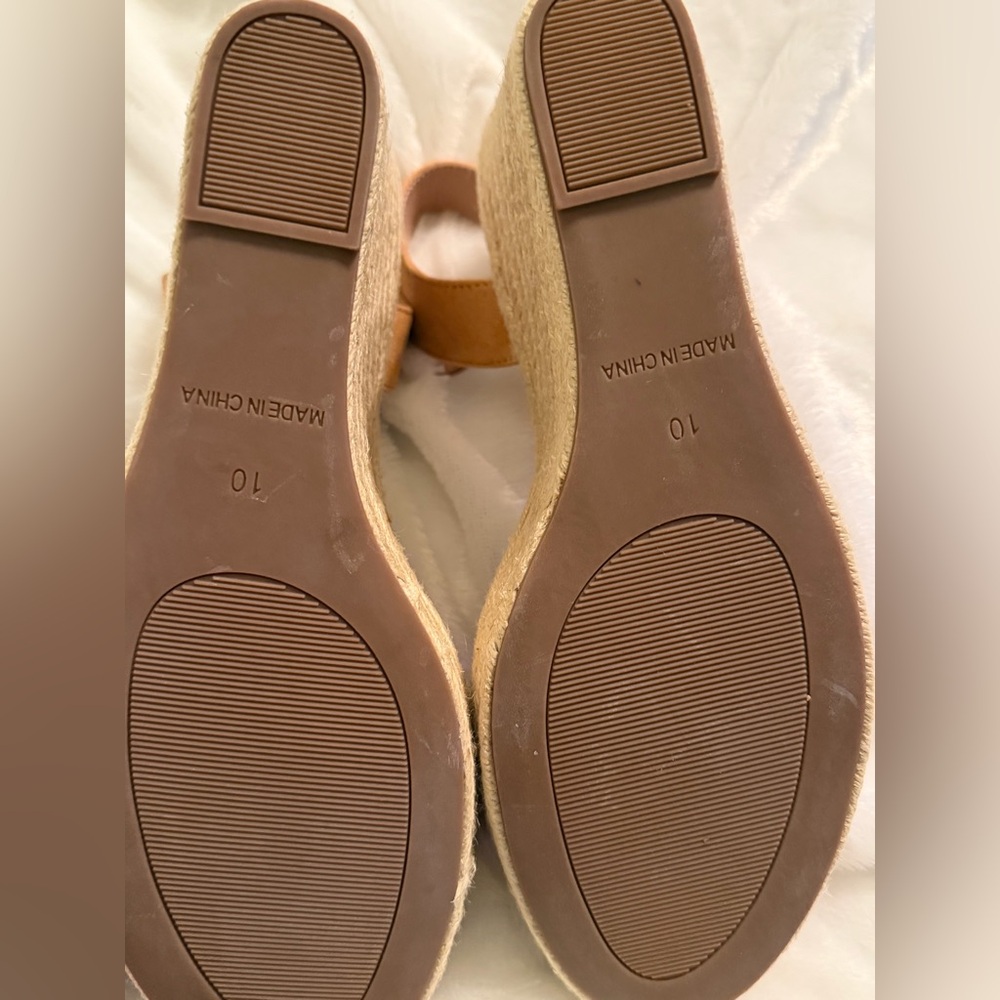 Women's Tan Wedge Sandals - Picture 9 of 9